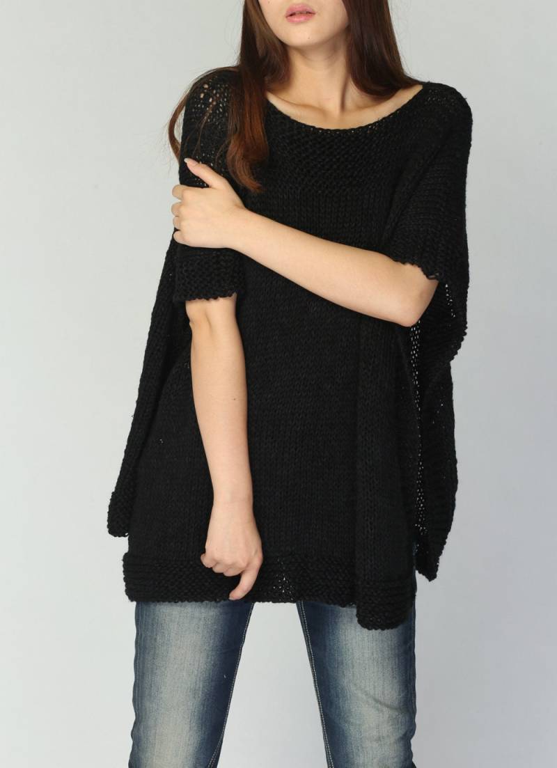 Hand Stricken Frau Poncho/Capelet Öko Baumwolle in Schwarz-Versandfertig Hand Stricken Frau Poncho/Capelet Öko Baumwolle in Schwarz-Versandfertig von MaxMelody