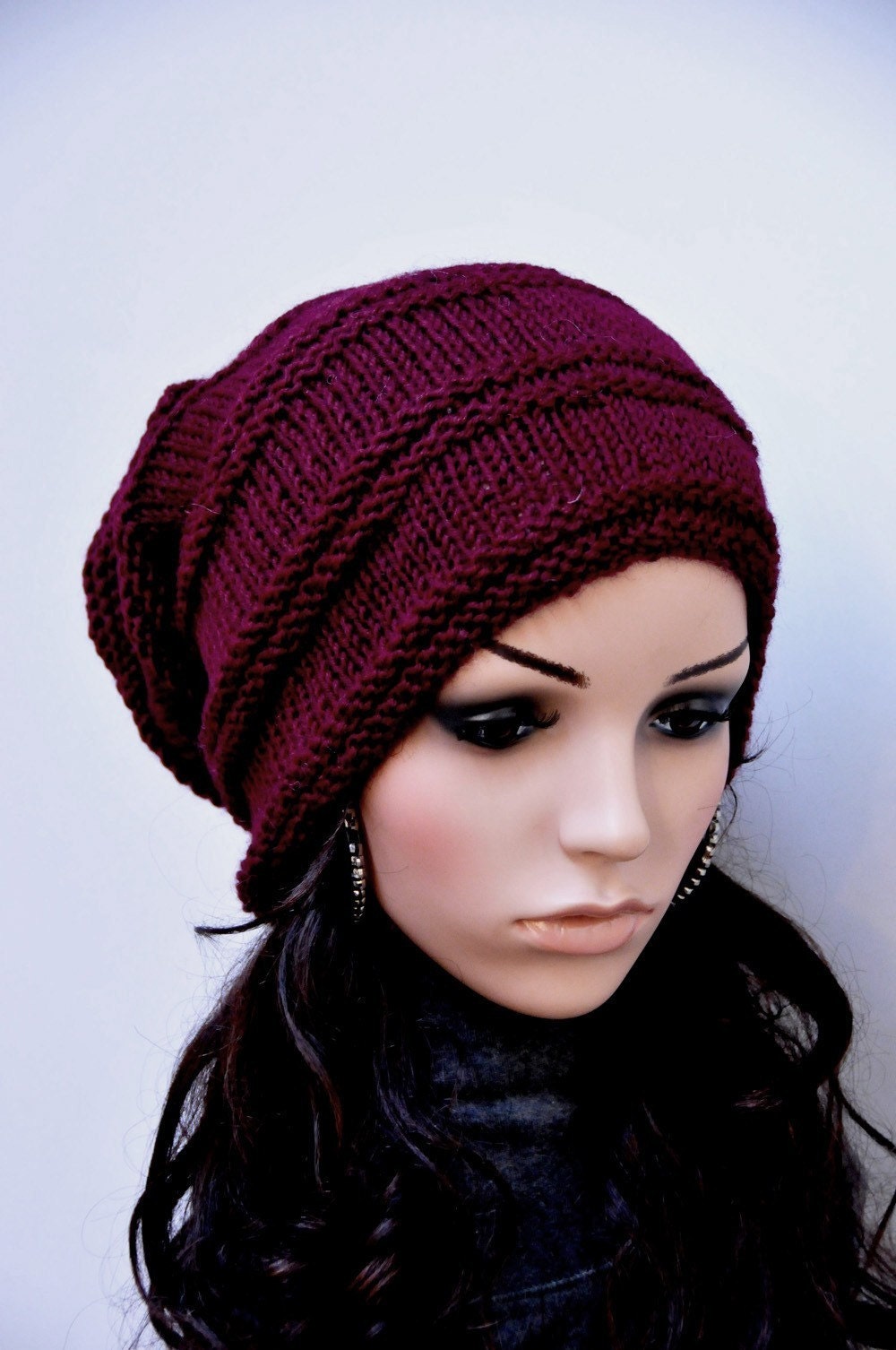 Handgestrickte Wollmütze - Weinrot Handgestrickte Wollmütze - Weinrot von MaxMelody
