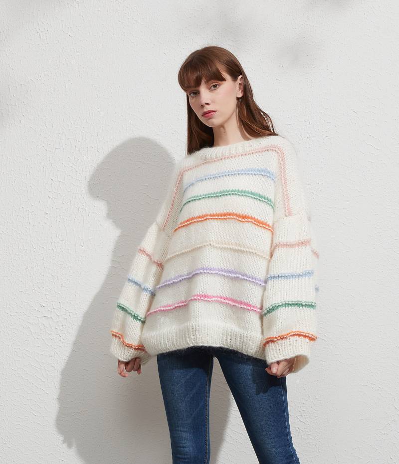 Handgestrickter Damen Pullover Oversized Mohair Gestreift Top von MaxMelody