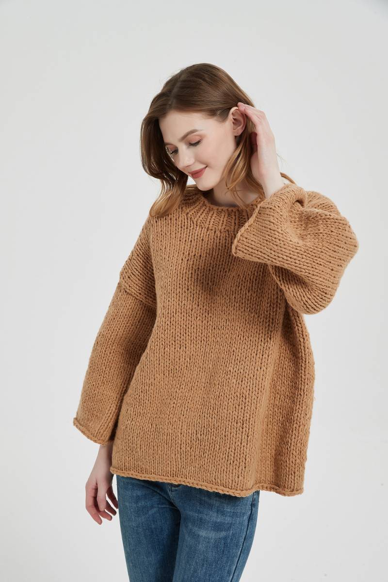 Handgestrickter Damen Pullover Oversized Wollpullover Top von MaxMelody