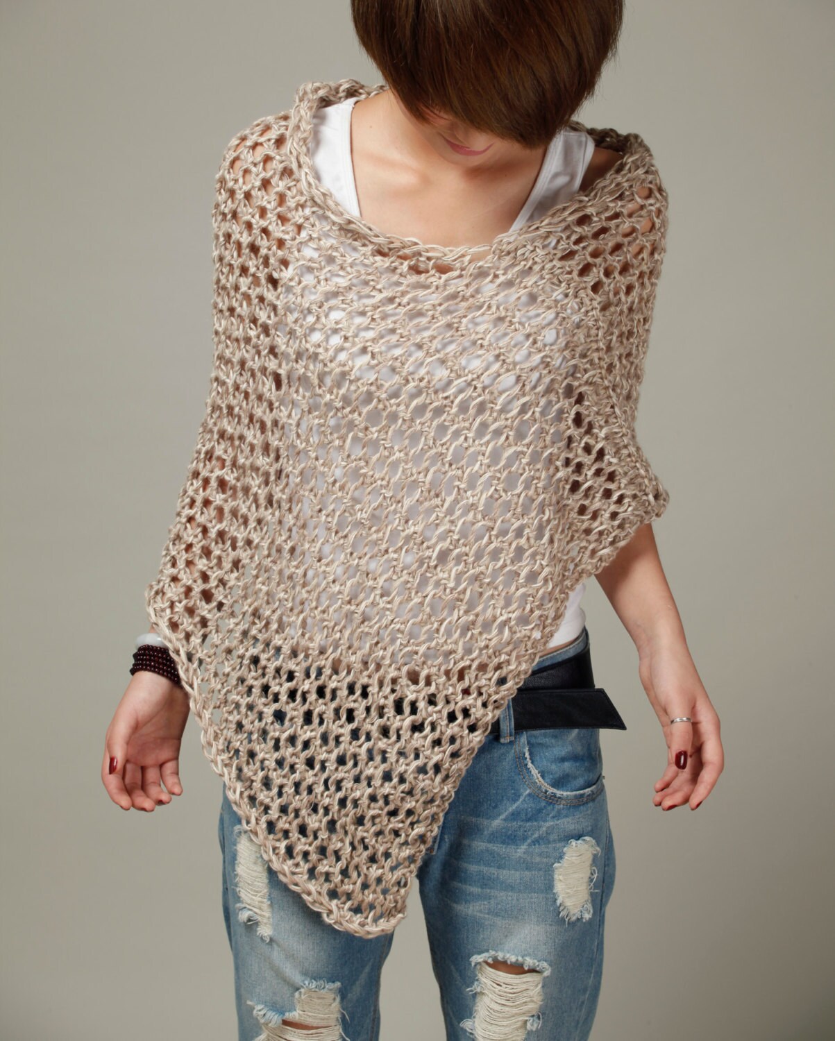 Handgestrickter Kleiner Baumwoll Poncho Weizen Pullover Top Schal von MaxMelody