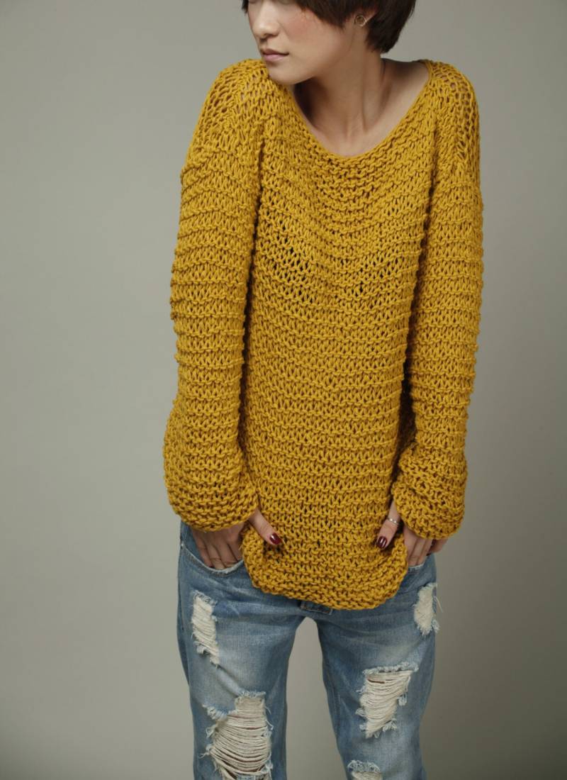 Simple Is The Best - Handgestrickter Damenpullover Eco Cotton Oversized Senfgelb von MaxMelody