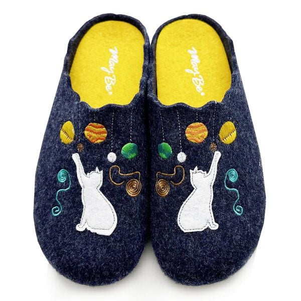 Vegane Schuhe "MayBe ® Playing Cat" aus recycelten PET Flaschen, fair produziert von MayBe