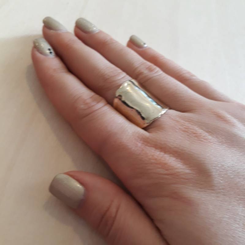 14K Solid Gold Wrap Ring, Handgemachter Ehering, Breit Unisex Goldring, Statement Huggie Ring von MayDesigners