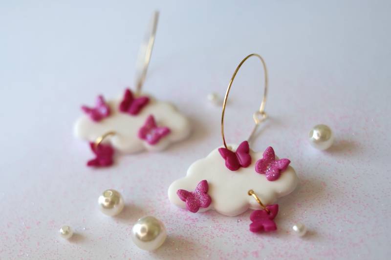 Schmetterling Wolken Fee Glitzer Hoop Ohrringe Polymerclay/Fairycore Ohrringe/Wolken Mit Schmetterlingen von MayFlowersJ