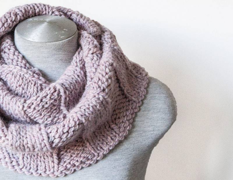 Gestrickte Alpaka Schal - Strickschal Infinity Oversized Rosa Loop Loop Handgestrickter von MayaCroft