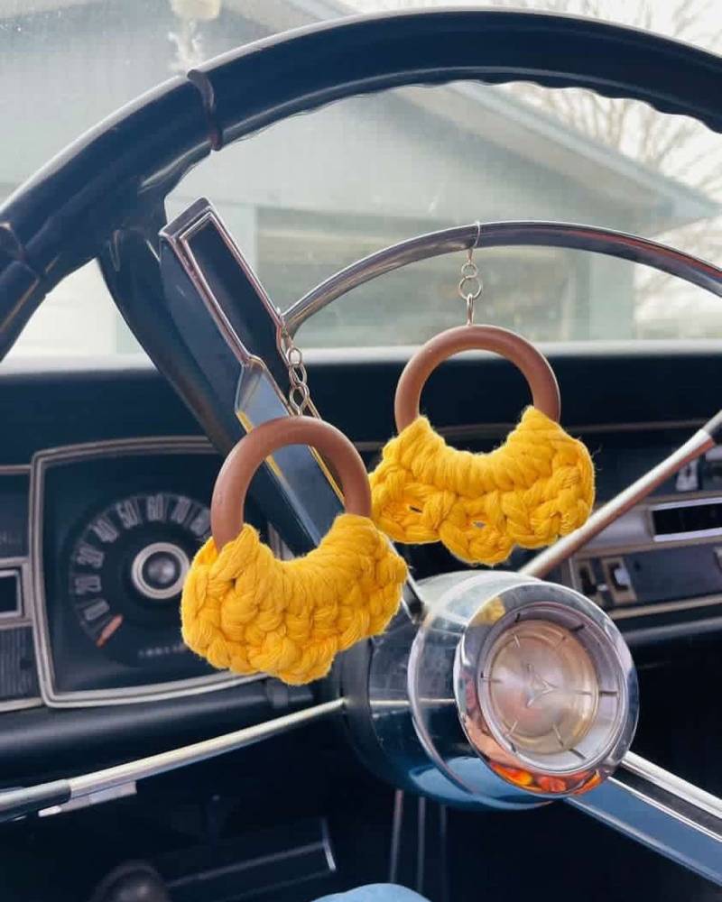 Retro 70Er Boho Super Size Holz Senf Gehäkelte Makramee Creolen, Lustige Statement Ohrringe von MayaLaneShop
