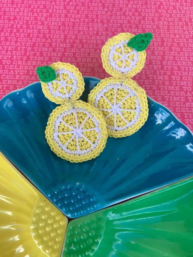 Slice Of Summer Statement /Zitrone/Limette Orange Grapefruit Ohrringe Handgemachte Häkeln Spaß Glückliche Schrullige Lehrer Geschenk von MayaLaneShop