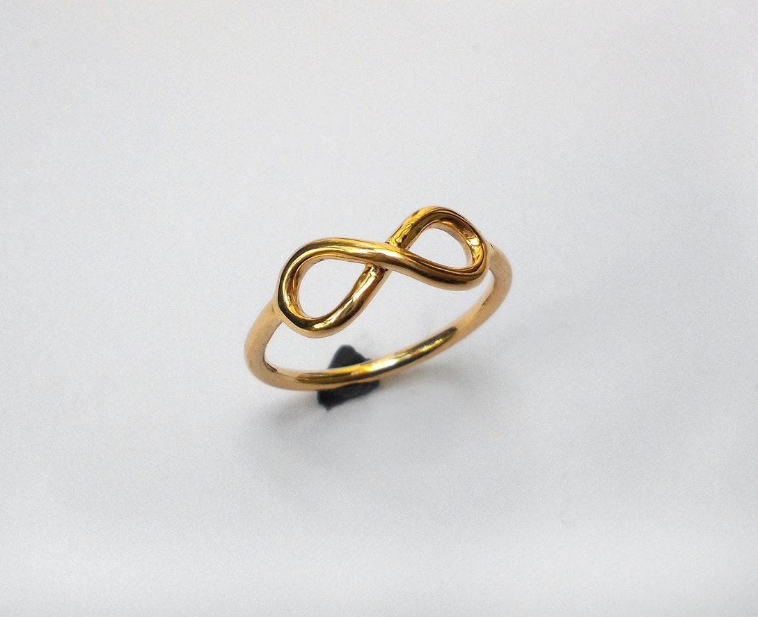 Gold Infinity Ring, Solid Gold 14Kt Infinity Ring, Brautjungfer Gif, Schmuck, Handgemachter Verlobungsring, Kostenloser Versand Gold Infinity Ring, Solid Gold 14Kt Infinity Ring, Brautjungfer Gif, Schmuck, Handgemachter Verlobungsring, Kostenloser Versand von MayaMoments