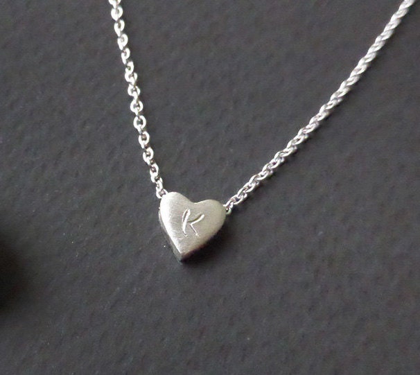 Herz Kette, Silber, Initial Herz Halskette, Freundin Geliebte Brautjungfern Geschenk, Chirstmas Silberherz Herz Kette, Silber, Initial Herz Halskette, Freundin Geliebte Brautjungfern Geschenk, Chirstmas Silberherz von MayaMoments