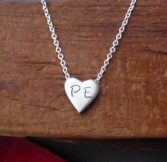Herz Necklace Silber, Zwei Erste Ncklace, Personalisiert, Paare Initialen, Charme, Mutter Von Kindern, Personalisierte Herz Necklace Silber, Zwei Erste Ncklace, Personalisiert, Paare Initialen, Charme, Mutter Von Kindern, Personalisierte von MayaMoments
