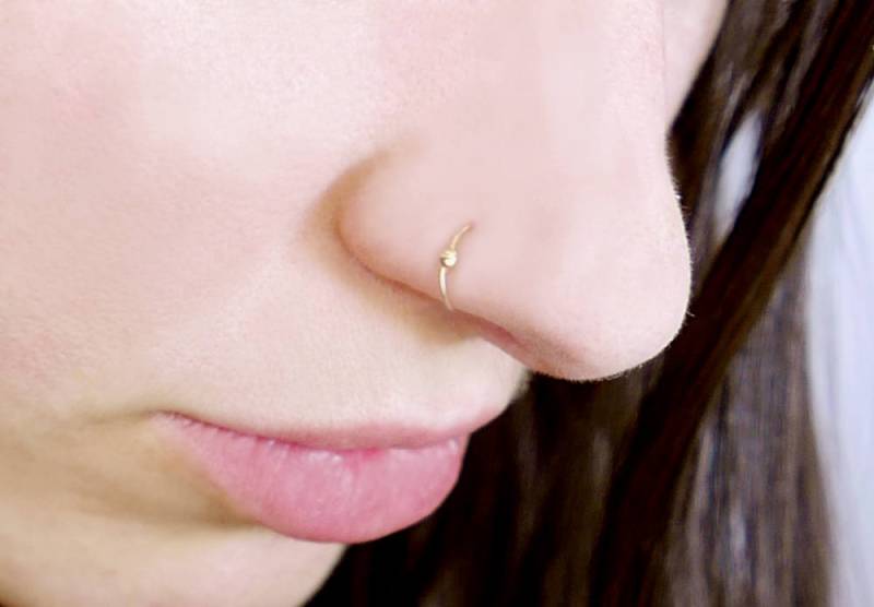Nasenring. Solider 14K Goldstecker. Goldfarbener Nasenreif. Nasenring Goldfarben. Nasenstecker. Gold von MayaOr