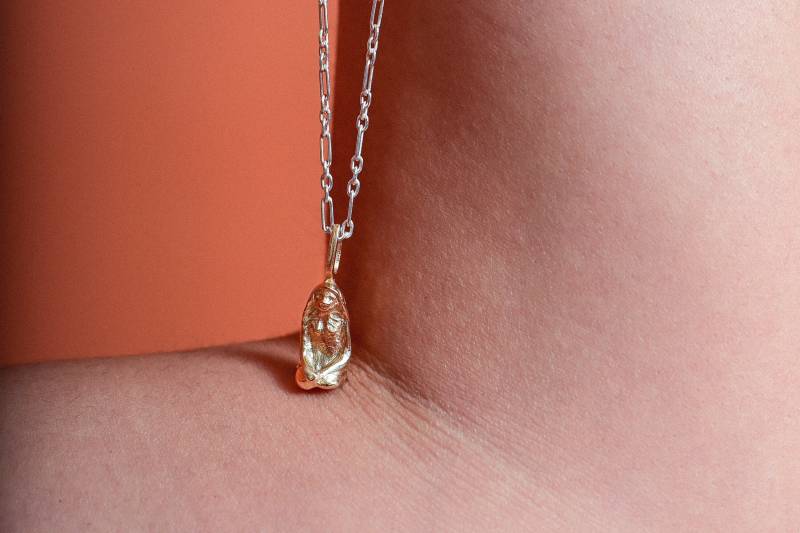 Jungfrau - 14K Gold Anhänger An Einer Silber Halskette Sternzeichen Schmuck Astrologie Symbole Kunst Handgemachter Goldschmuck von MayaSebbah