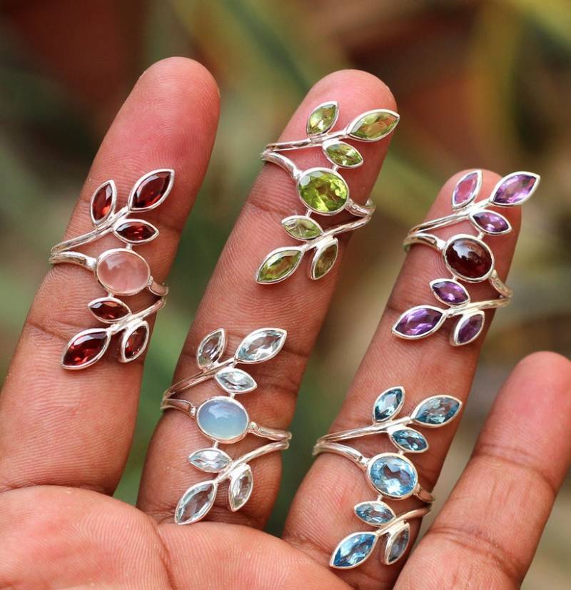 Edelstein-Blatt-Ring Aus Silber Peridot, Topas, Amethyst, Granat von MayaStudio