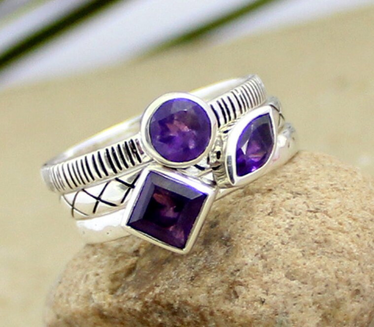 Amethyst Stacking Rings Set Massives Sterling Silber Schmuck von MayaStudio
