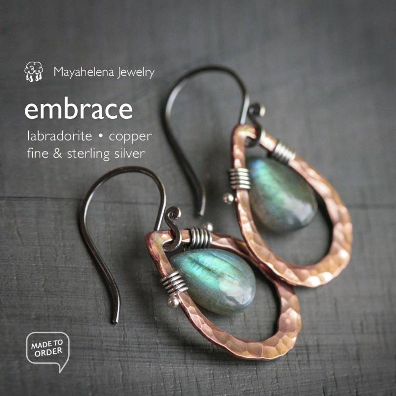 Embrace - Glatte Labradorit Brioletten Und Kupfer Sterling Silber Draht Gewickelt Ohrringe Embrace - Glatte Labradorit Brioletten Und Kupfer Sterling Silber Draht Gewickelt Ohrringe von Mayahelena