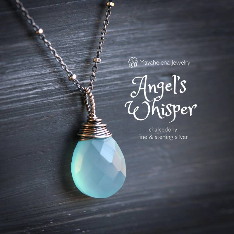 Sacred Light - Aqua Blauer Chalcedon Briolett Draht Gewickelt Sterling Silber Halskette von Mayahelena