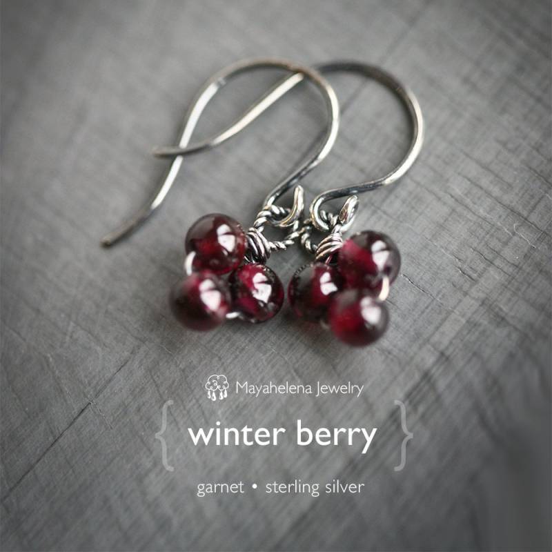 Winter Berry - Granat Tropfen Sterling Silber Ohrringe Winter Berry - Granat Tropfen Sterling Silber Ohrringe von Mayahelena