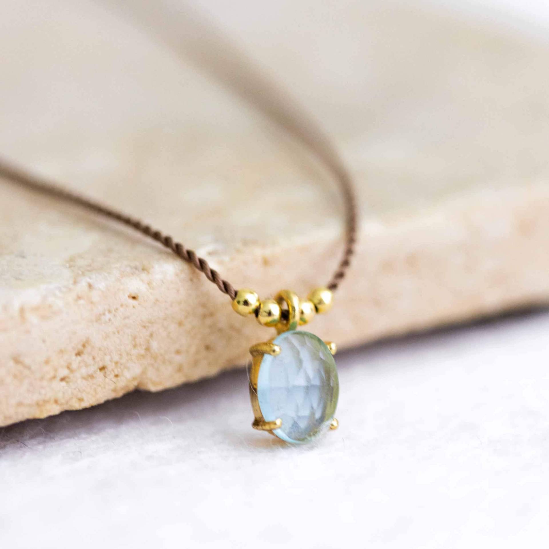 Blaue Edelstein Seidenkette | Dünne Edelsteinkette Gold Lab Made Edelsteinschmuck Aquamarin Anhänger Blaue Edelstein Seidenkette | Dünne Edelsteinkette Gold Lab Made Edelsteinschmuck Aquamarin Anhänger von MayamBerlin