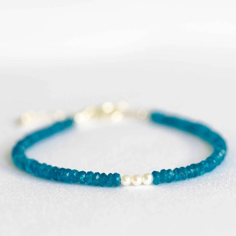 Neon Apatit & Zuchtperlen Armband | Multi Edelstein Schmuck von MayamBerlin