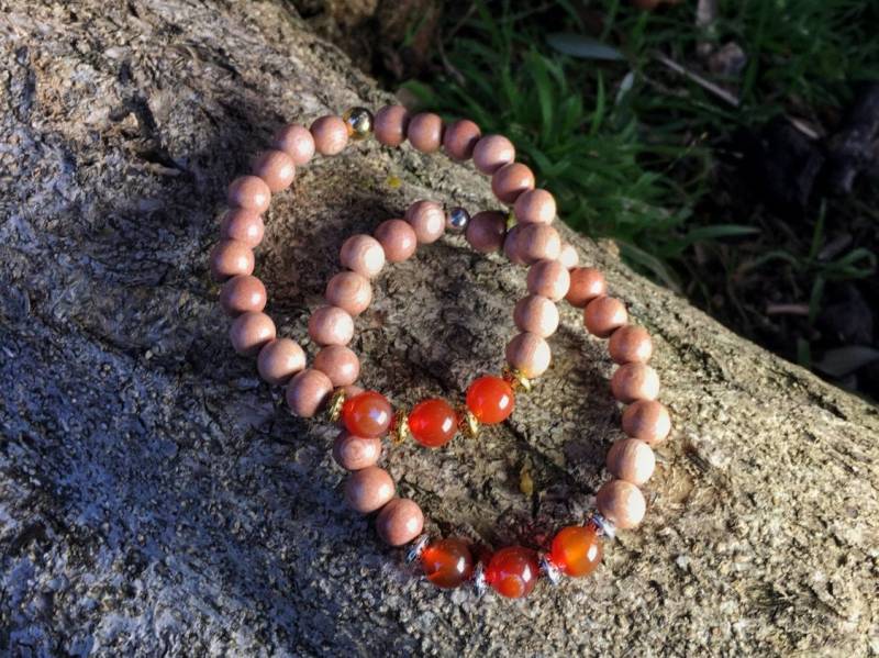 Rosenholz & Karneol Armband | Für Fülle, Emotionale Heilung Sakrales 2.chakra Holzarmband Von Mayan Rose von MayanRoseShop