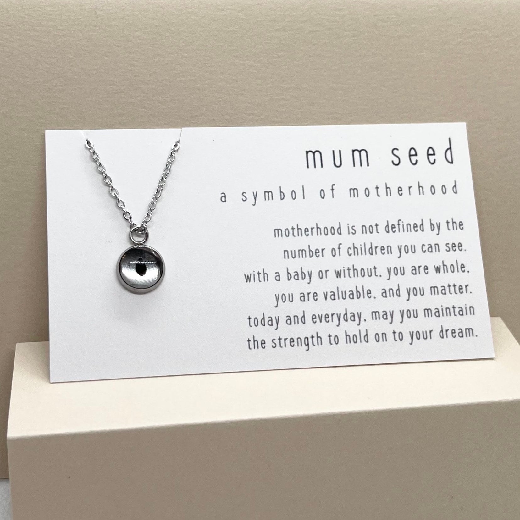 Erinnerungs-Halskette Mit Geschenk-Karte Erinnerungs-Halskette Mit Geschenk-Karte von MaybunAndBehr