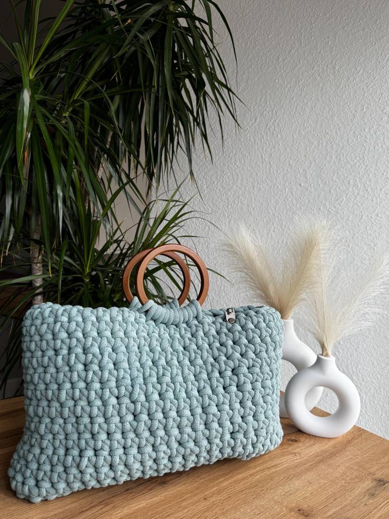 Handgemachte Gehäkelte Tasche Im Makramee-stil, Mit Holz-Handels-Boho Geldbörse, Geschenk Für Sie von Mayllasworld