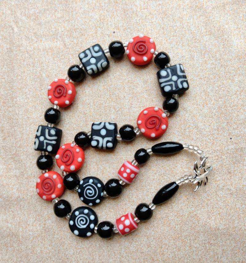 Handgemachte Halskette, Bunte Perlenkette, Keramik Abstrakte Einzigartige Schmuck, Handwerker, Lampwork Halskette Handgemachte Halskette, Bunte Perlenkette, Keramik Abstrakte Einzigartige Schmuck, Handwerker, Lampwork Halskette von MayuriGallery
