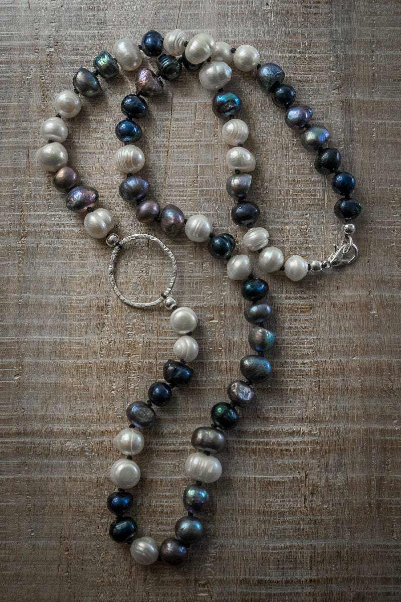 Barock Perlenkette - Feinsilber, Seidenkordel von MazJewelryStudio