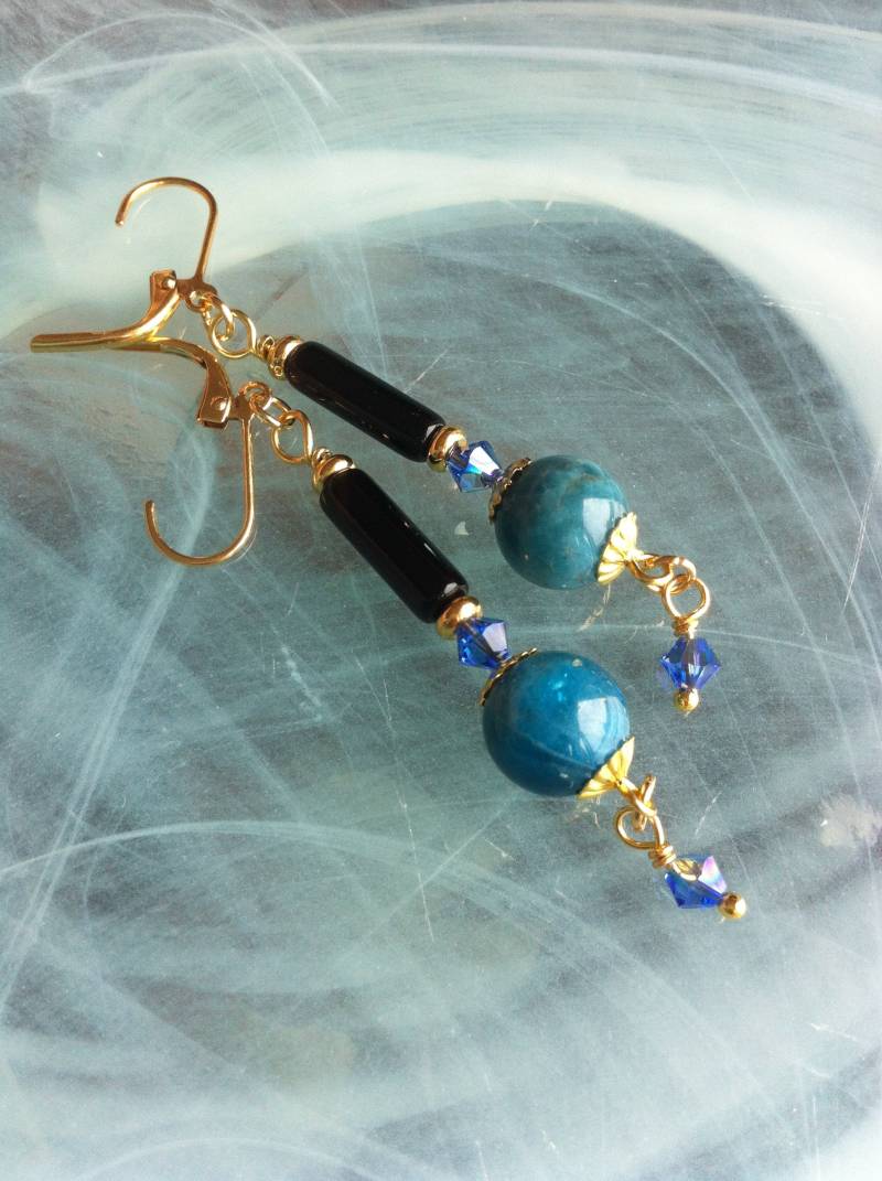 Ihre Auswahl An Ohrringen Aus Edlem Onyx, Krabbenachat Oder Apatit Und Swarovski-Granat - Saphirkristall von MazzilliDesign