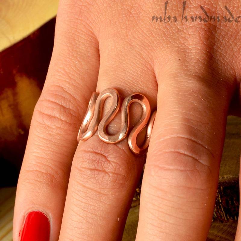 Handgemachte Gehämmert Kupfer Zig Zag Ring - Handwerklich Gefertigt Handgemachte Gehämmert Kupfer Zig Zag Ring - Handwerklich Gefertigt von MbaHandmade
