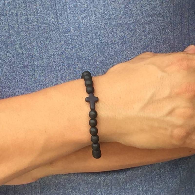 Onyx Stein Kreuz Armband Herren Perlenarmband Christian Für Verschiedene Steingrößen Vorhanden 4 Mm, 6 8 10 Mm von MbraceMen