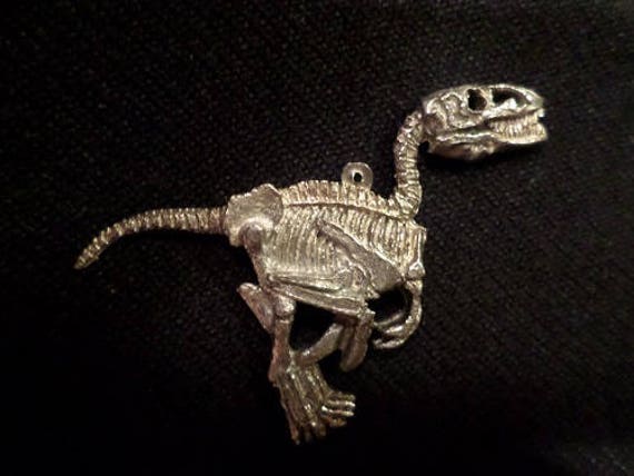 Allosaurus Skelett Anhänger von McCloud9Jewelry