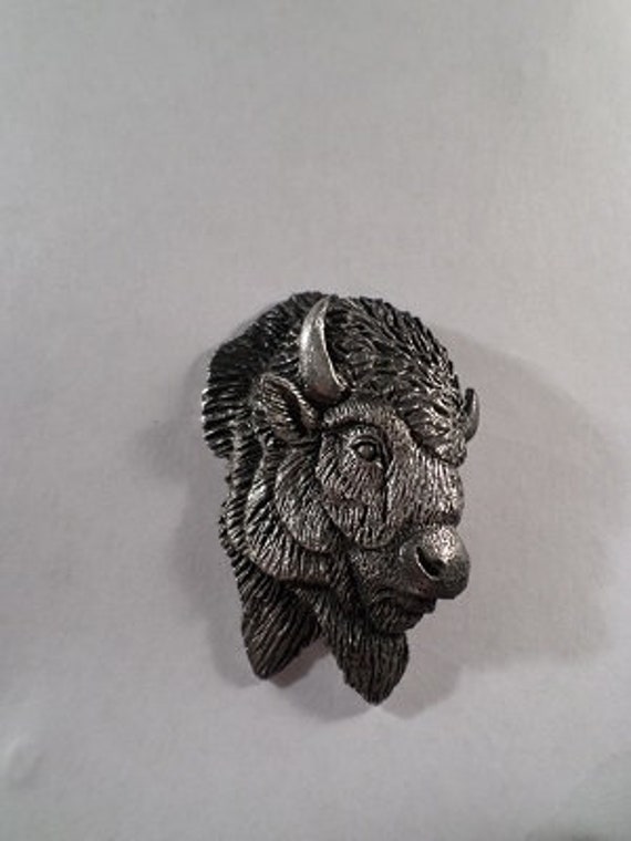 Neu....white Spirit Bison Kopf Anhänger von McCloud9Jewelry