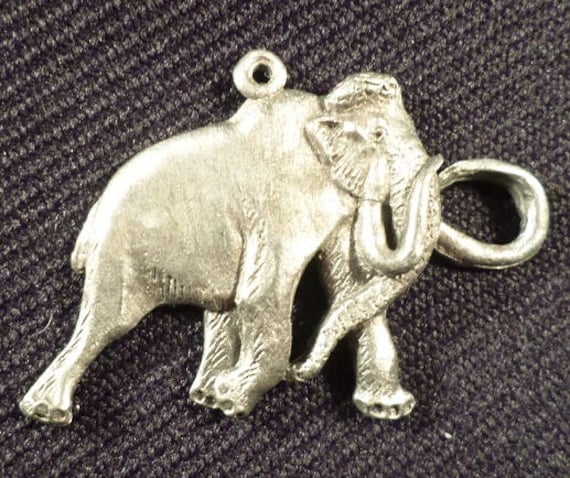 Riesenmammut Anhänger Neu von McCloud9Jewelry