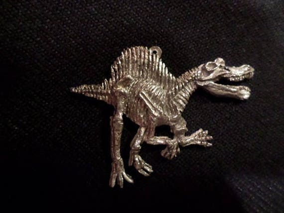Spinosaurus Skelett Anhänger von McCloud9Jewelry