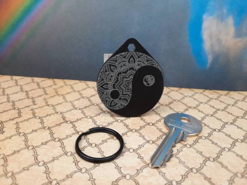 Yin Yang - Personalisierter Gravierter Schwarzer Schlüsselring Mit Schwarzem Hoop von McHenrysPlace