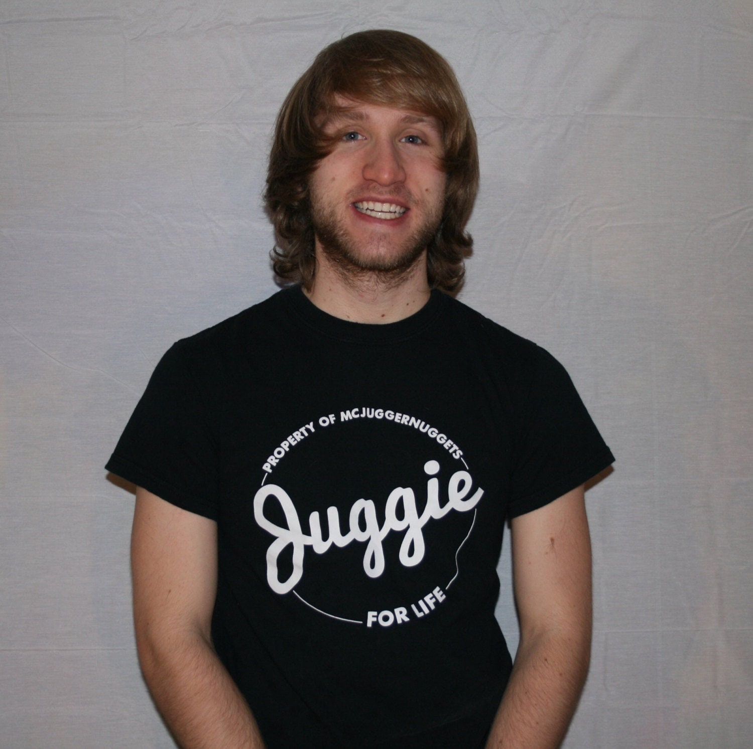 Juggies T-Shirt Mit Weißer Schrift Juggies T-Shirt Mit Weißer Schrift von McJuggerNuggets