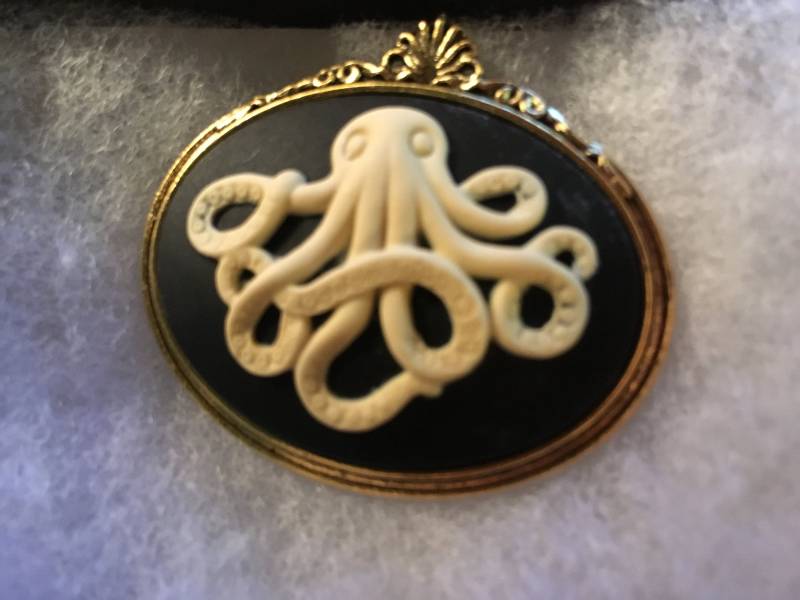 Octopus Brosche von MdmTallulasTreasures