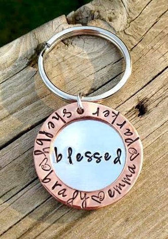 Schlüsselanhänger Für Mama Mit Kindernamen, Gesegnetschmuck, Handgemachte Personalisierte Oma, Anhänger Hand Gestempelt Namen von MeAndMySweetPea