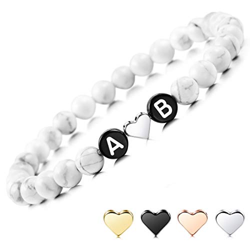 MeMeDIY Personalisierte Anfängliche Armband Gravierte Buchstaben Perlen für Freund Freundinnen Paare Frauen Männer Benutzerdefinierte Knöchel Armband Weiß Naturtürkis mit Herz Handgefertigte Geschenke von MeMeDIY