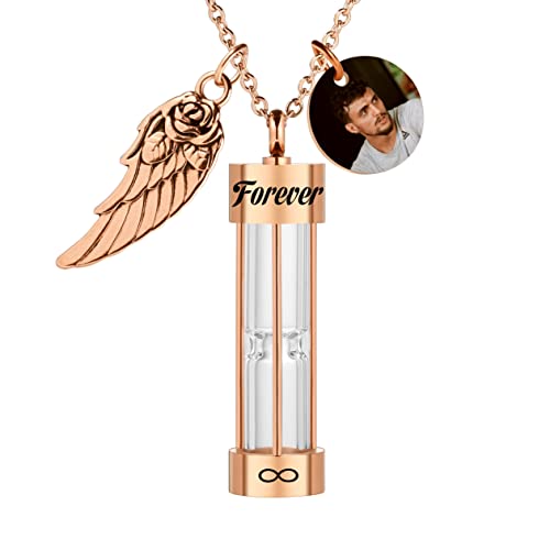 MeMeDIY Personalisierte Urne Herren Halskette für Asche Edelstahl Sanduhr Memorial Anhänger mit Engelsflügel Rund Bild Anhänger Andenken-Roségold von MeMeDIY