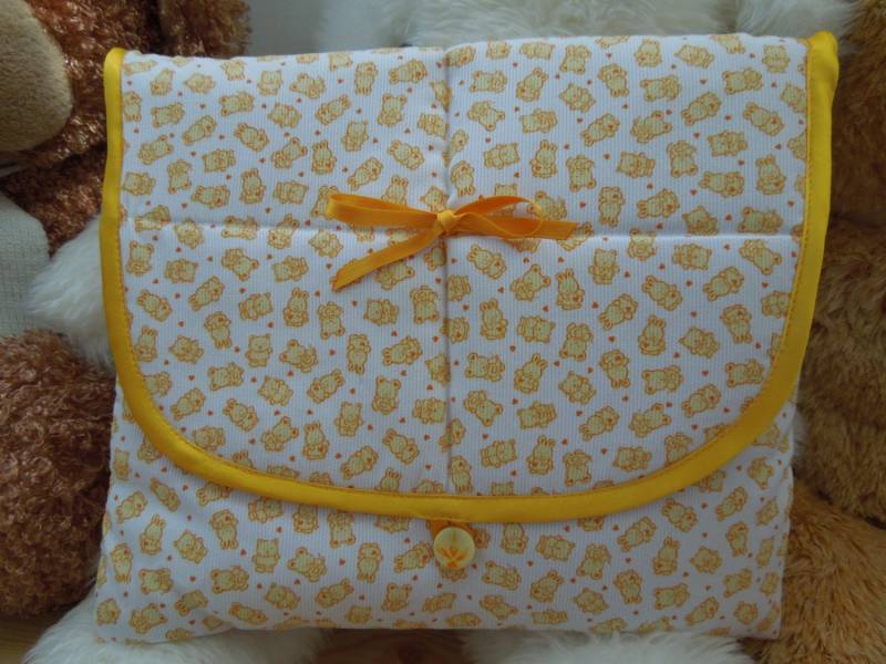 Bolsa De Bebe, Bolsa Pañales, Tela Blanca Acolchada Für Dentro Mit Tieren. Cierra Con Unbotón von MeSaleBordado