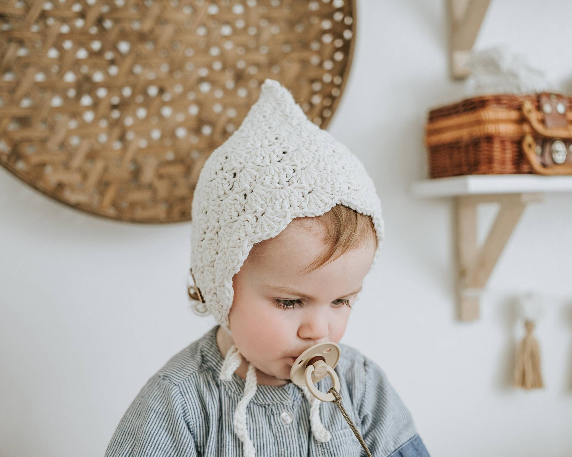 Baby Pixie Mütze, Gehäkelte Mütze Mit Krawatten, Kleinkind Strick Erster Geburtstag Geschenk, Geschenk Für 1 Jahr Alt von Meadoria