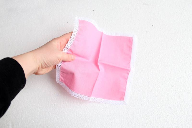 1960Er Jahre Pinkes Spitzen Taschentuch Vintage Baumwoll-Taschentuch von MeadowSideVintage