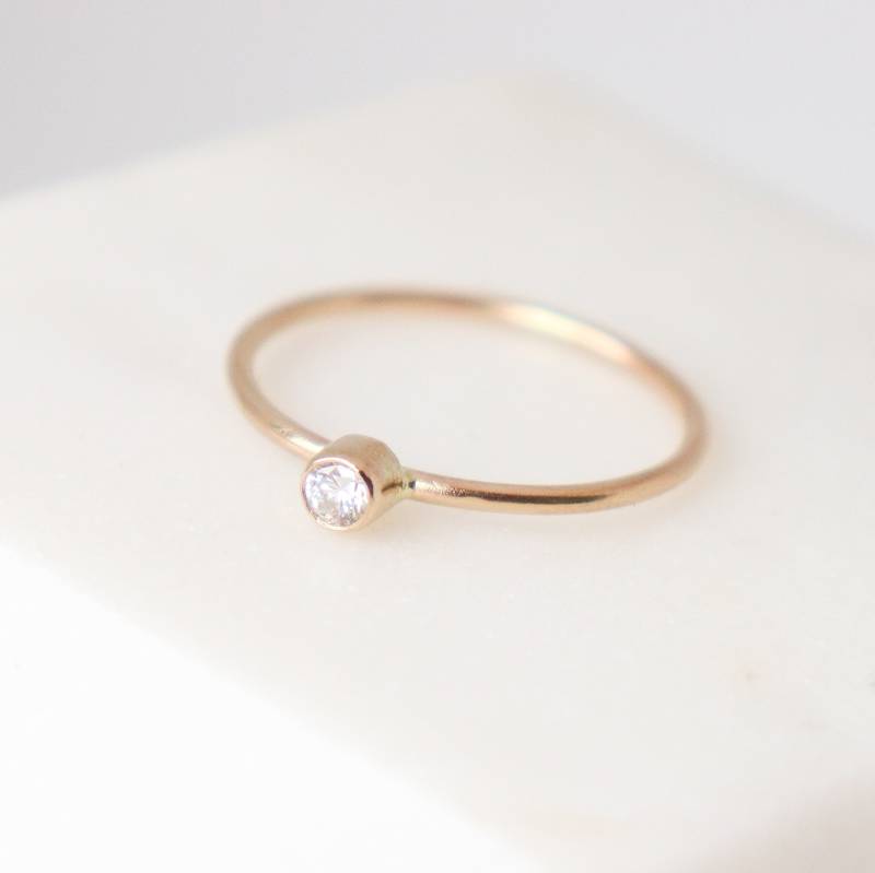 Gold Diamant Verlobungsring. Ein Stapelbarer Geburtssteinring. Mutter Edelstein-Ring Aus Massivem 14K Gold. Solitär Versprechensring Für Sie Gold Diamant Verlobungsring. Ein Stapelbarer Geburtssteinring. Mutter Edelstein-Ring Aus Massivem 14K Gold. Solitär Versprechensring Für Sie von MeadowbelleMarket