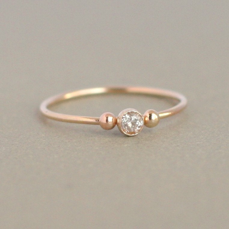 Goldring. Ehering. Cz Diamant. Geburtssteinring. Ein Zarter Stapelbarer Mütter Ring. 14K Goldgefüllt. Verlobungsring Goldring. Ehering. Cz Diamant. Geburtssteinring. Ein Zarter Stapelbarer Mütter Ring. 14K Goldgefüllt. Verlobungsring von MeadowbelleMarket