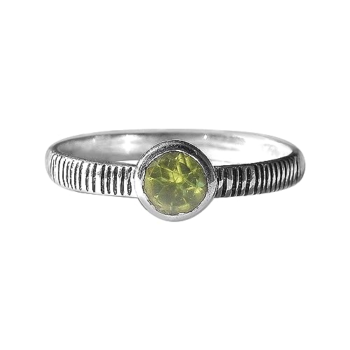 Green Peridot Gemstone Ring 925 Sterling Silver Gift Ring Solitaire Handmade Ring Size 7.5 USA von Meadows