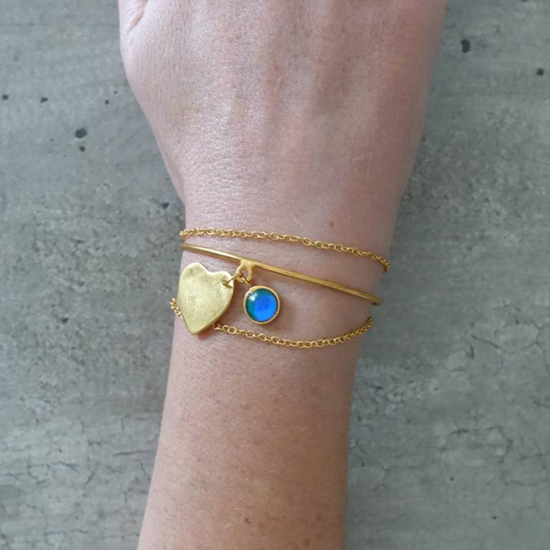 Armreif Mit Farbwechselndem Stein Und Herzanhänger - Me & My Mood Schmuck Armreif Mit Farbwechselndem Stein Und Herzanhänger - Me & My Mood Schmuck von MeandmymoodBoutique