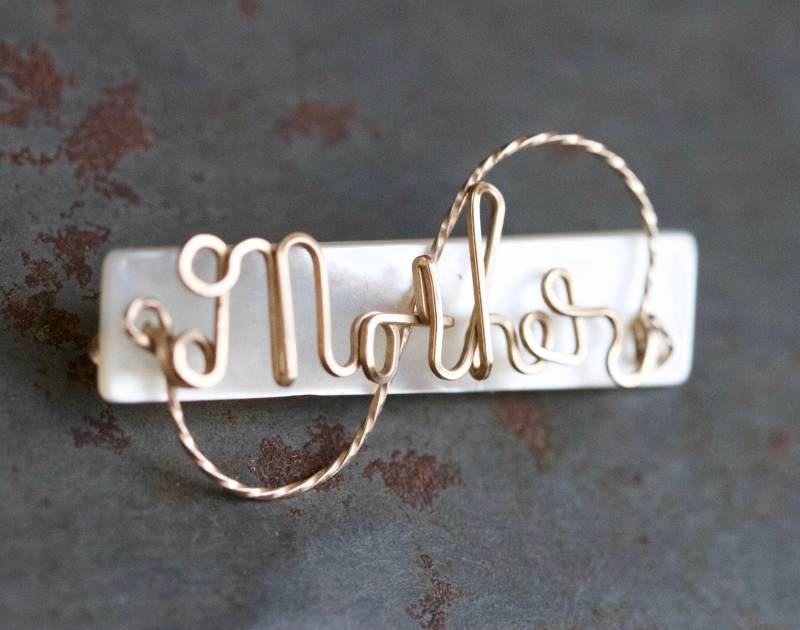 Wort Mutter Bar Brosche - Draht Skript Wirework Buchstaben Auf Der Perle Anstecknadel von Meanglean